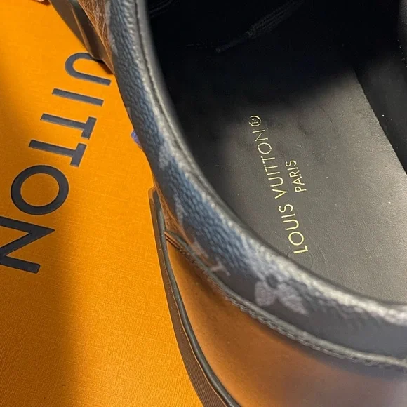Louis Vuitton Eclipse Monogram Black Low Sneakers - Picture 8 of 9